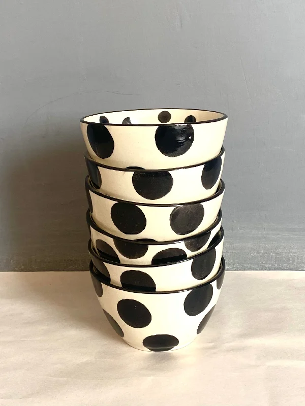 Polka dot pebbles bowl small in black. Set of 6. Size is for dessert/soup.