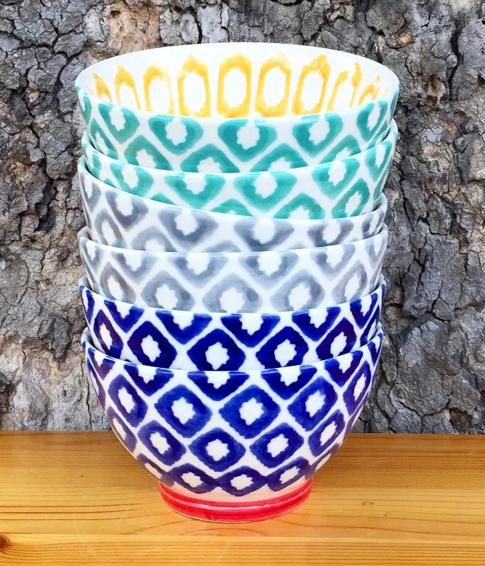 Ikat is one of our timeless designs.  Set of 6 PK bowls in size 2.